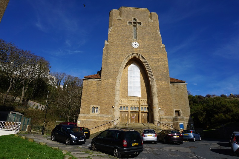 st_leonards_church_-_front-1.jpg
